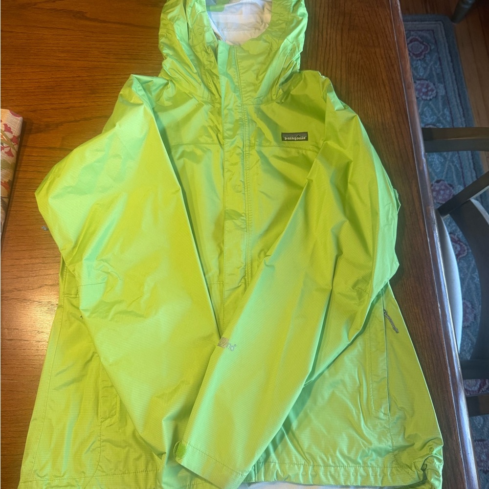 Patagonia H2NO Torrential rain jacket. Women's size Large.